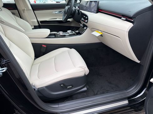 New 2026 Genesis GV70 2.5T image 13