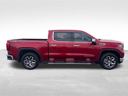 Used 2022 GMC Sierra 1500 SLT w/ SLT Premium Plus Package AWD/4WD image 7