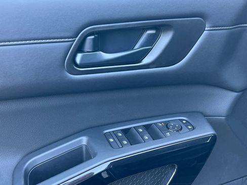 New 2025 Nissan Pathfinder S image 13