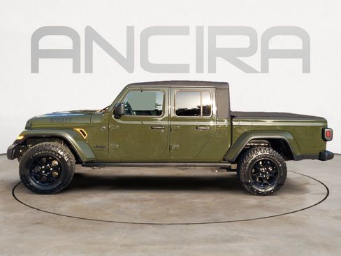 Used 2023 Jeep Gladiator Sport AWD/4WD image 7