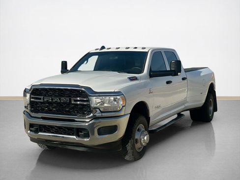 Used 2022 RAM 3500 Tradesman image 3