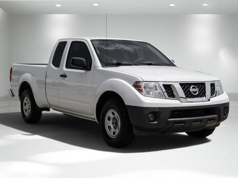 Used 2019 Nissan Frontier S RWD image 5