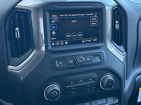 New 2026 Chevrolet Silverado 1500 Custom Trail Boss w/ LPO, Dark Essentials Package AWD/4WD image 17