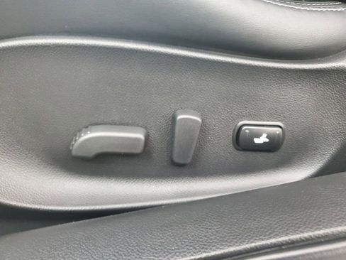 Used 2011 INFINITI G37 Sport w/ Aerodynamic Pkg image 32