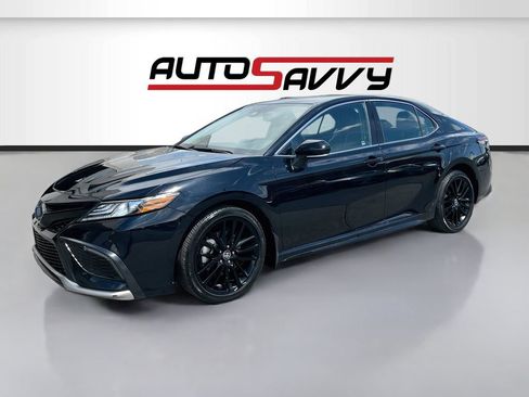 Used 2024 Toyota Camry XSE FWD image 3
