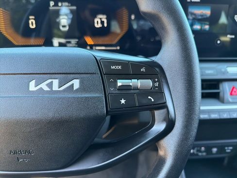 Used 2025 Kia K4 FWD image 20