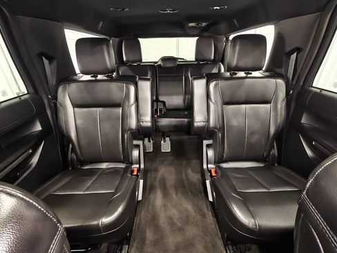 Used 2020 Ford Expedition Max XLT w/ Equipment Group 202A AWD/4WD image 25
