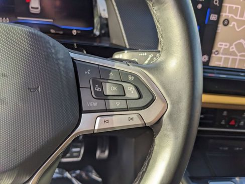 Certified 2024 Volkswagen Atlas Cross Sport SEL R-Line image 28