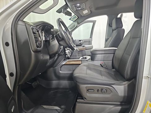 Used 2019 Chevrolet Silverado 1500 RST image 18