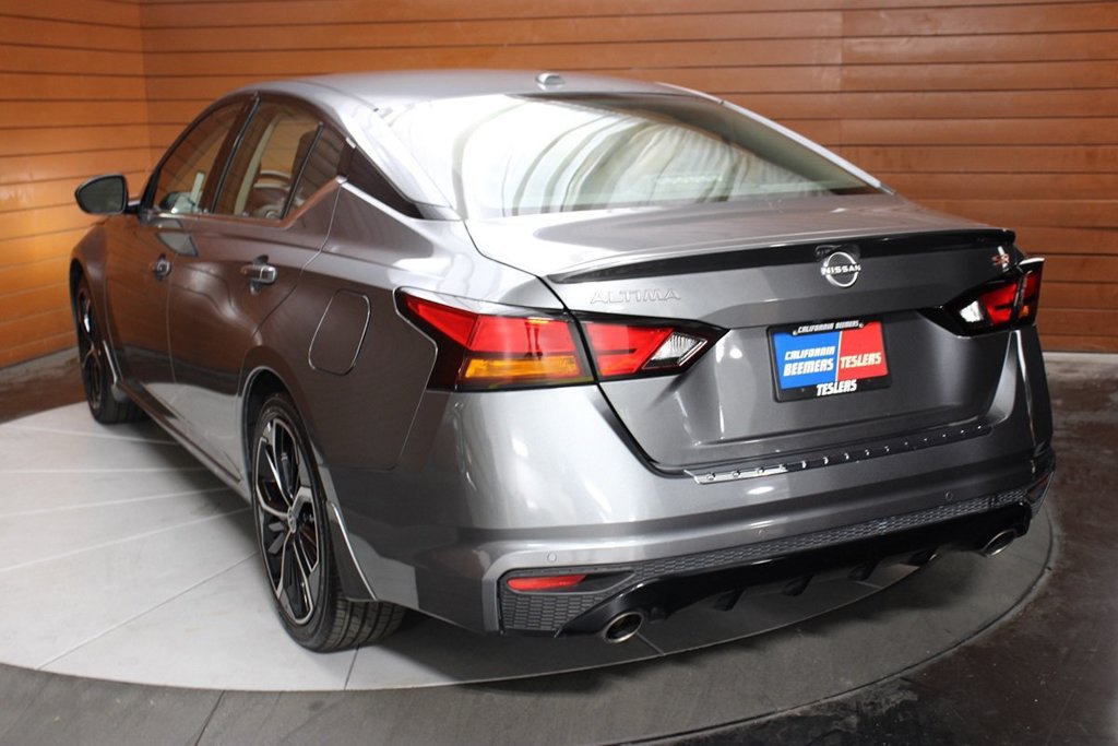 Used 2023 Nissan Altima 2.5 SR w/ SR Premium Package FWD image 9