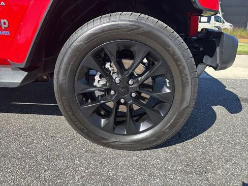 Used 2021 Jeep Wrangler Unlimited Sahara w/ Cold Weather Group image 11