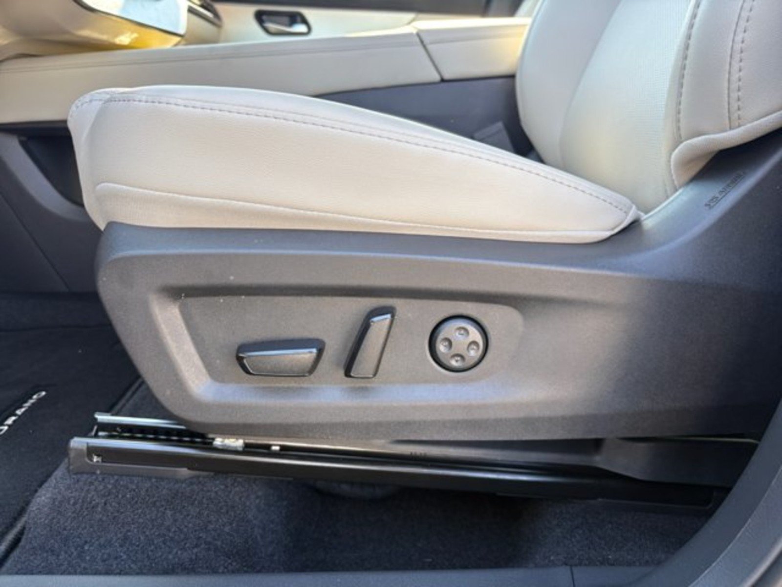Used 2026 Nissan Murano SL w/ Comfort Package AWD/4WD image 11