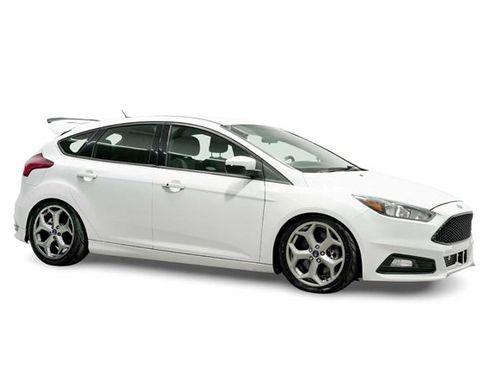 Used 2016 Ford Focus ST image 2