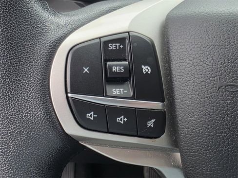 Used 2021 Ford Explorer XLT w/ Equipment Group 202A image 33