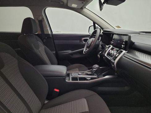 Used 2022 Kia Sorento LX image 21