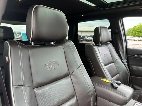 Used 2019 Jeep Grand Cherokee Overland AWD/4WD image 31