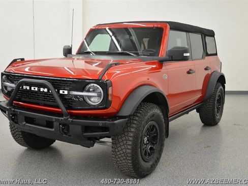 Used 2024 Ford Bronco Wildtrak image 2