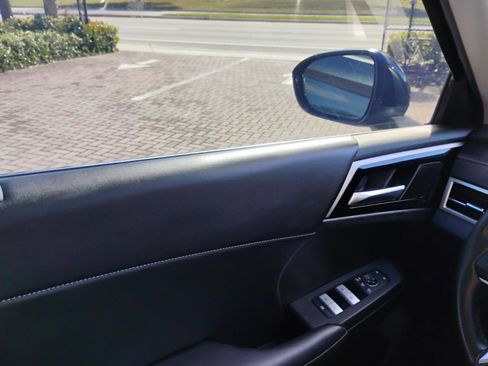 Used 2023 Mitsubishi Outlander SE image 44