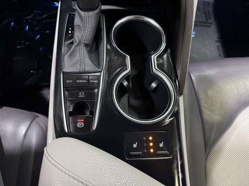 Used 2020 Toyota Camry XLE FWD image 42