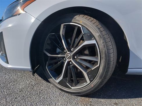 Used 2024 Nissan Altima 2.5 SR image 34