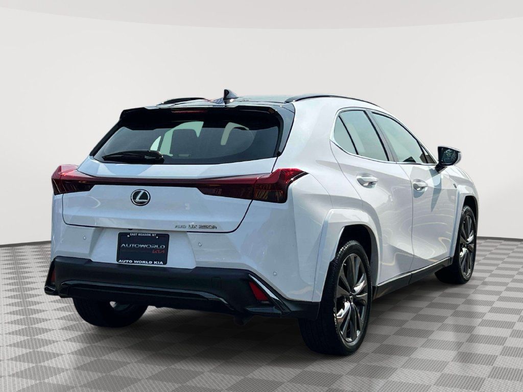 Used 2024 Lexus UX 250h F Sport AWD/4WD image 5