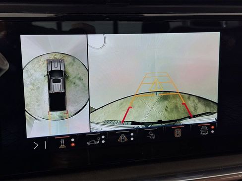 Used 2024 GMC Sierra 3500 Denali Ultimate image 16