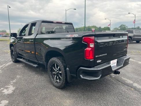 Used 2019 Chevrolet Silverado 1500 Custom w/ Custom Value Package AWD/4WD image 5