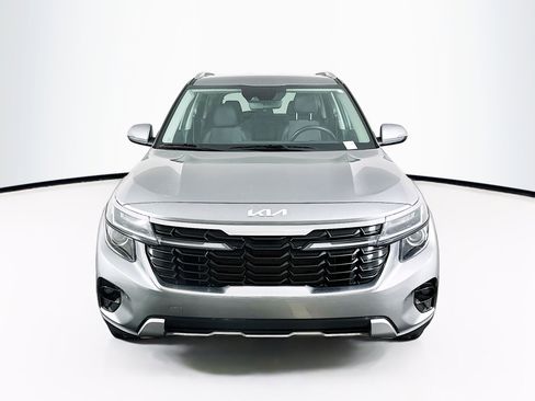 Used 2025 Kia Seltos S image 2