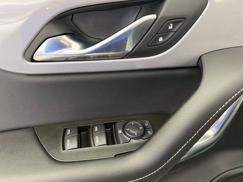 Used 2025 Chevrolet Blazer LT image 22