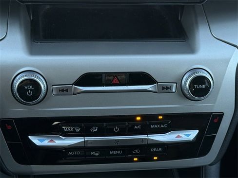 Certified 2023 Ford Explorer XLT w/ Class IV Trailer Tow Package image 12