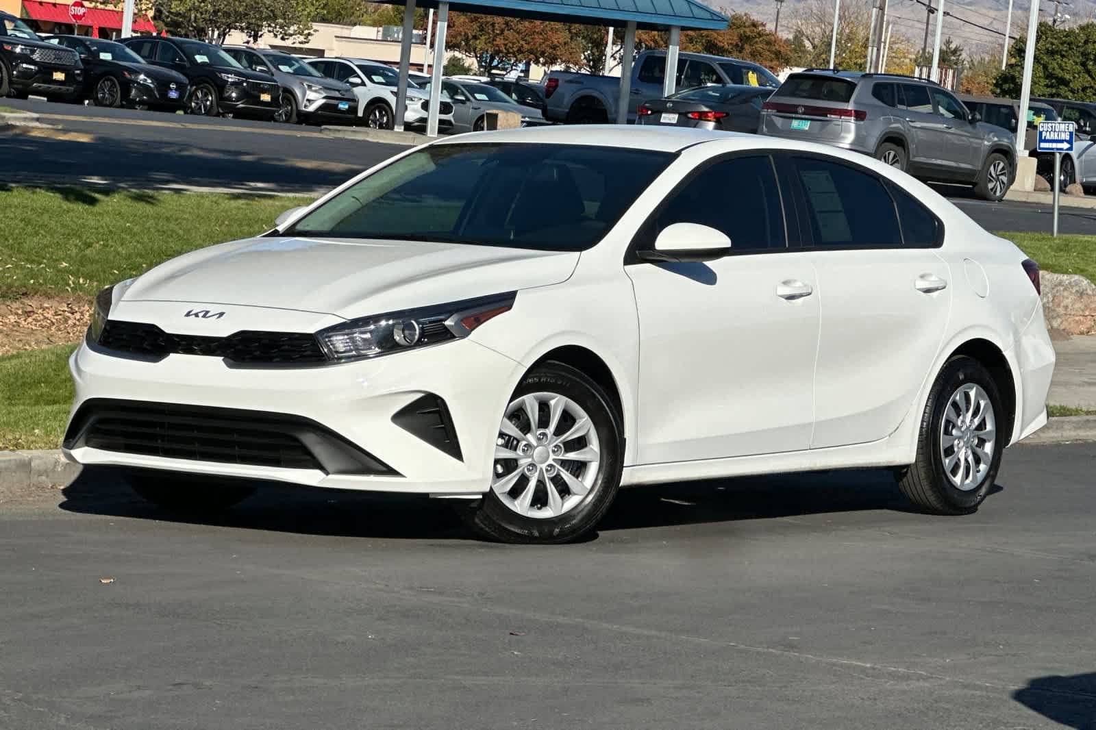 Used 2024 Kia Forte LX FWD image 1