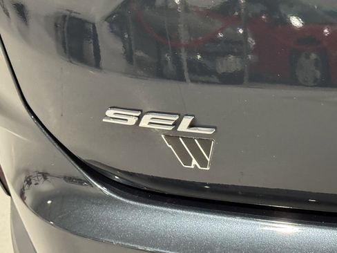 Used 2024 Ford Edge SEL image 42