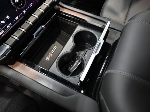 New 2026 GMC Yukon XL Denali w/ Denali Reserve Package image 22