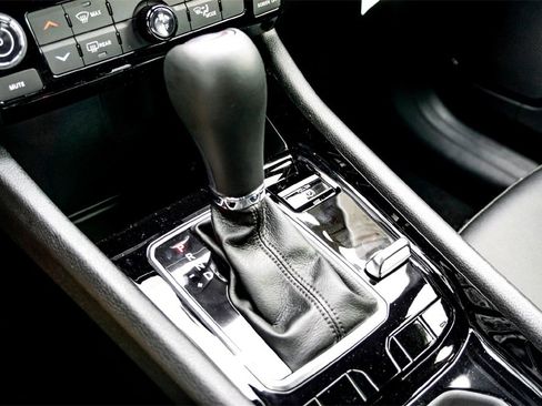 New 2026 Jeep Compass Latitude image 16