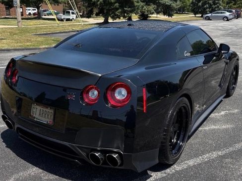 Used 2016 Nissan GT-R Premium AWD/4WD image 8