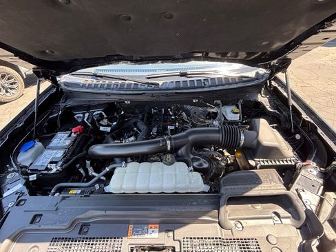 Used 2025 Ford Expedition Platinum AWD/4WD image 32