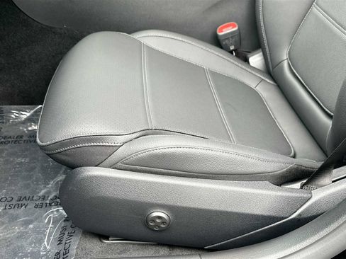 Used 2026 Mercedes-Benz C 300 4MATIC Sedan image 19