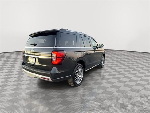 Used 2024 Ford Expedition Limited image 8