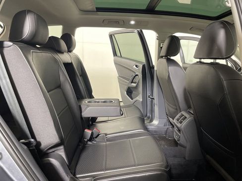 Used 2021 Volkswagen Tiguan SE w/ Panoramic Sunroof Package AWD/4WD image 24