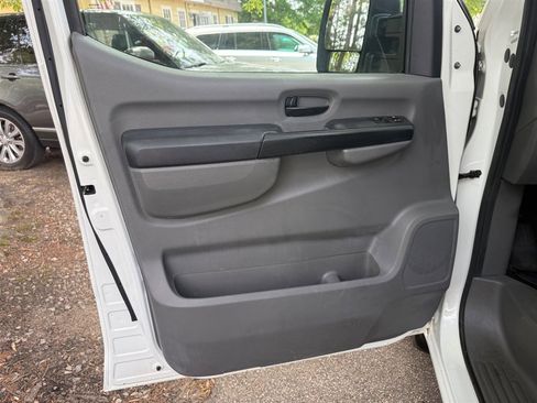 Used 2014 Nissan NV 2500 SV w/ Technology Package RWD image 11