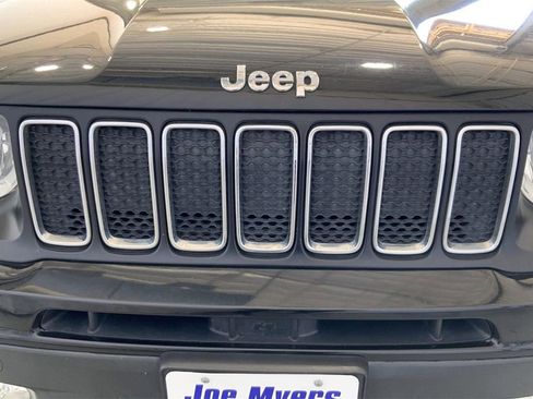 Used 2019 Jeep Renegade Latitude image 27