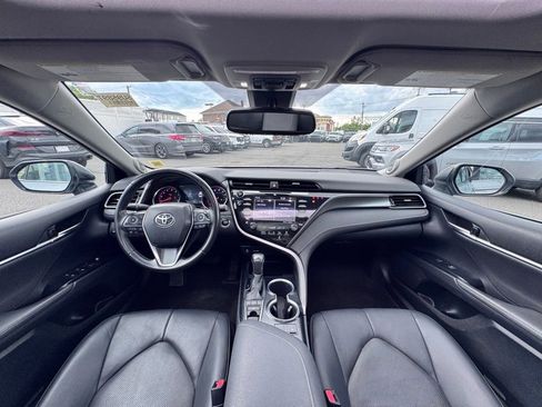 Used 2019 Toyota Camry XSE FWD image 10