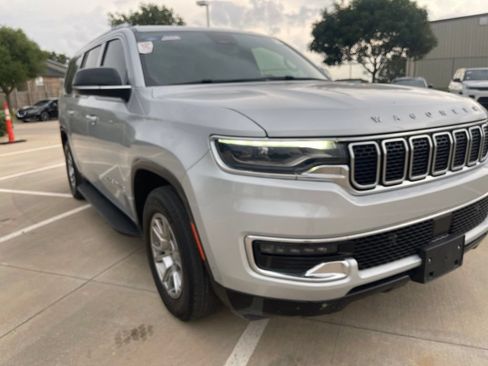 Used 2023 Jeep Wagoneer L 4WD image 1