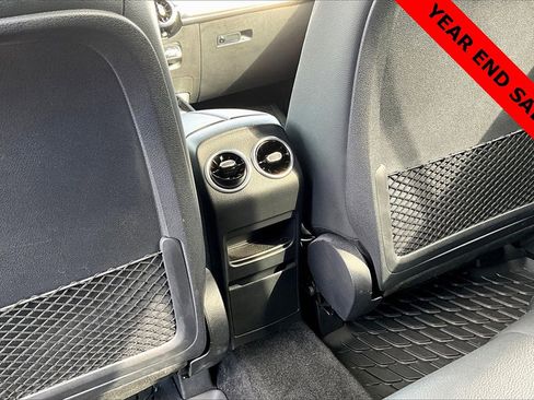 Used 2021 Mercedes-Benz GLB 250 4MATIC image 33