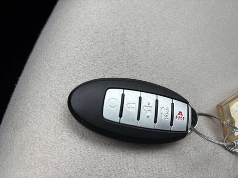 Used 2025 Nissan Altima 2.5 SV FWD image 24