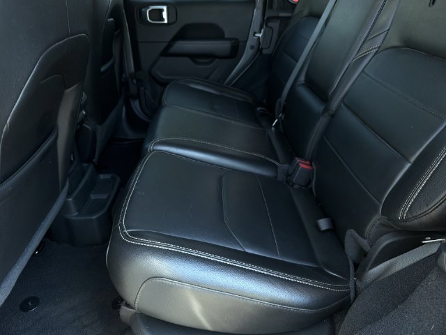 Used 2022 Jeep Wrangler Unlimited Sahara AWD/4WD image 19