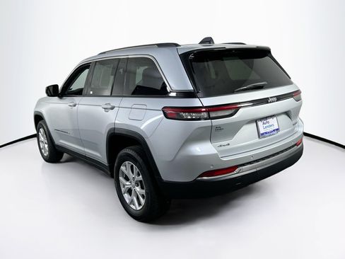 Used 2023 Jeep Grand Cherokee Limited AWD/4WD image 7