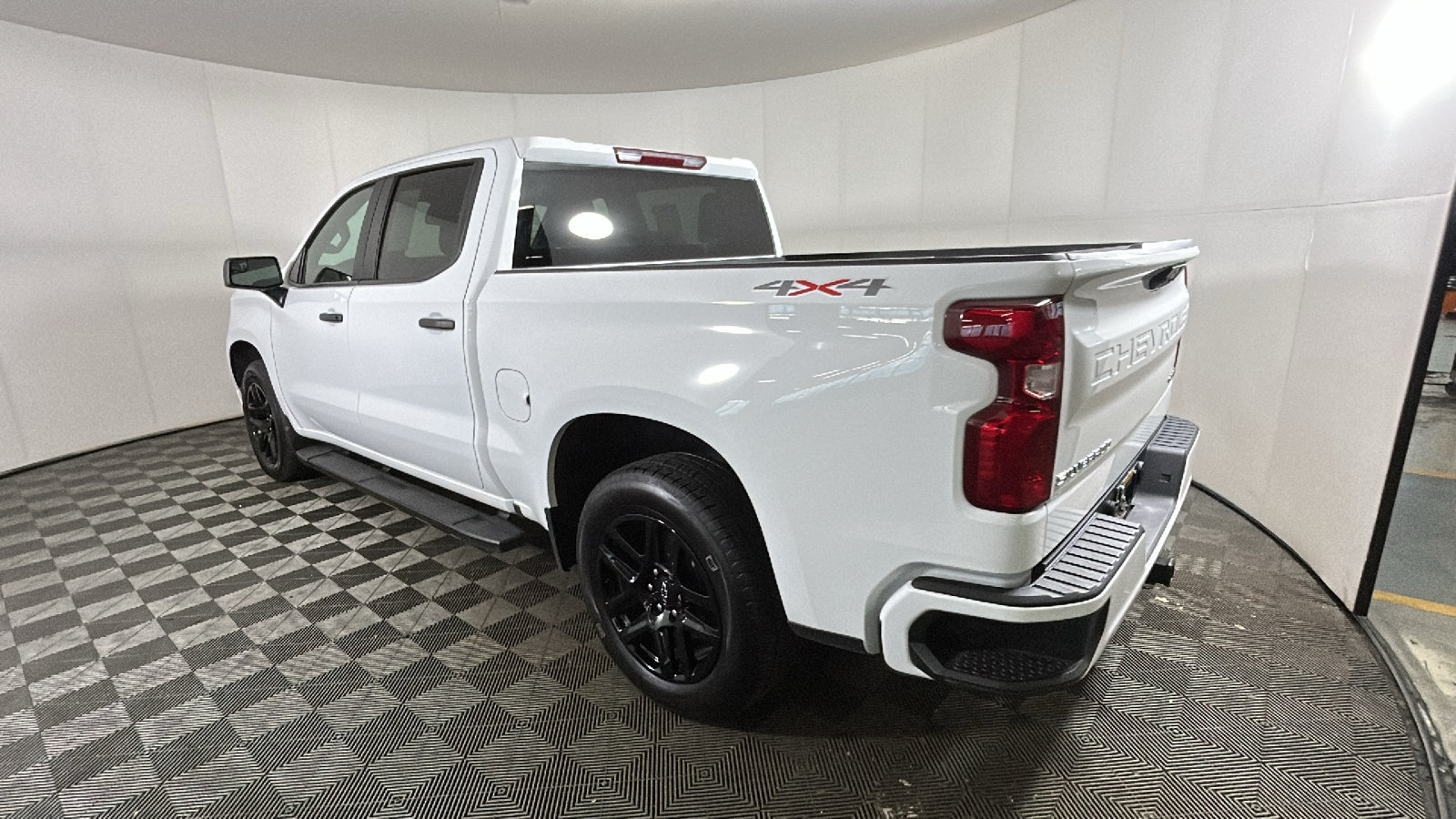 Used 2024 Chevrolet Silverado 1500 Custom AWD/4WD image 5