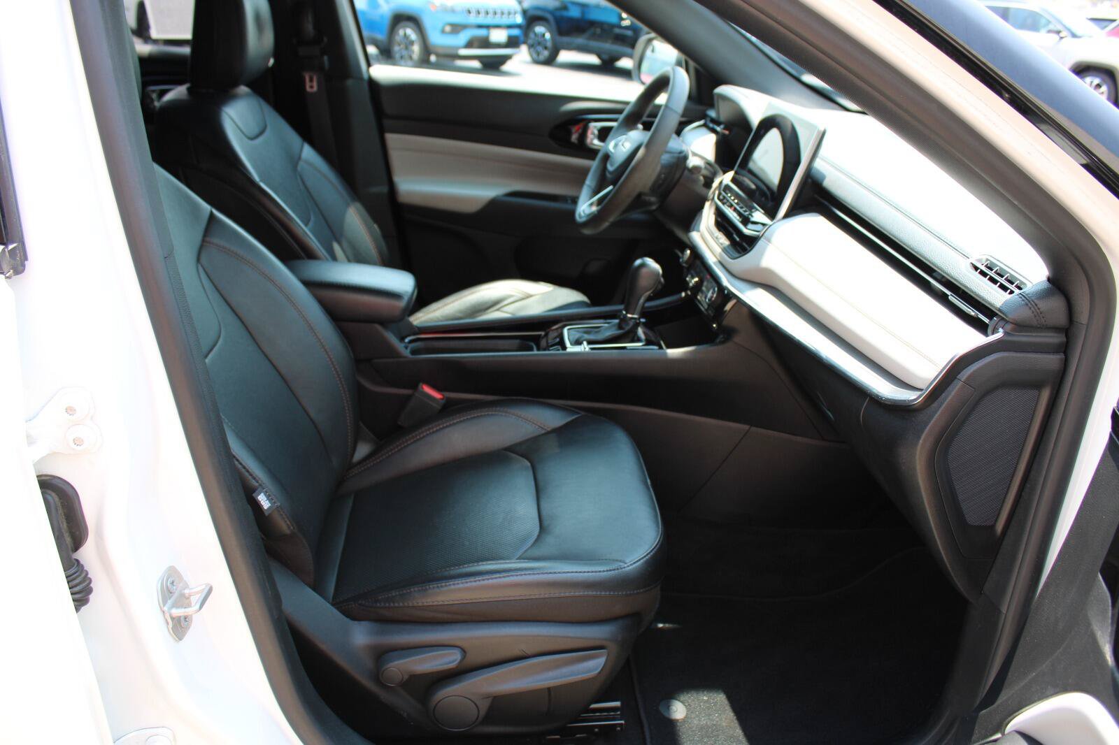 Used 2023 Jeep Compass Limited AWD/4WD image 23