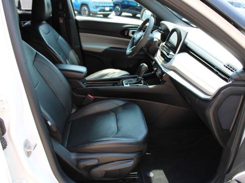 Used 2023 Jeep Compass Limited AWD/4WD image 23